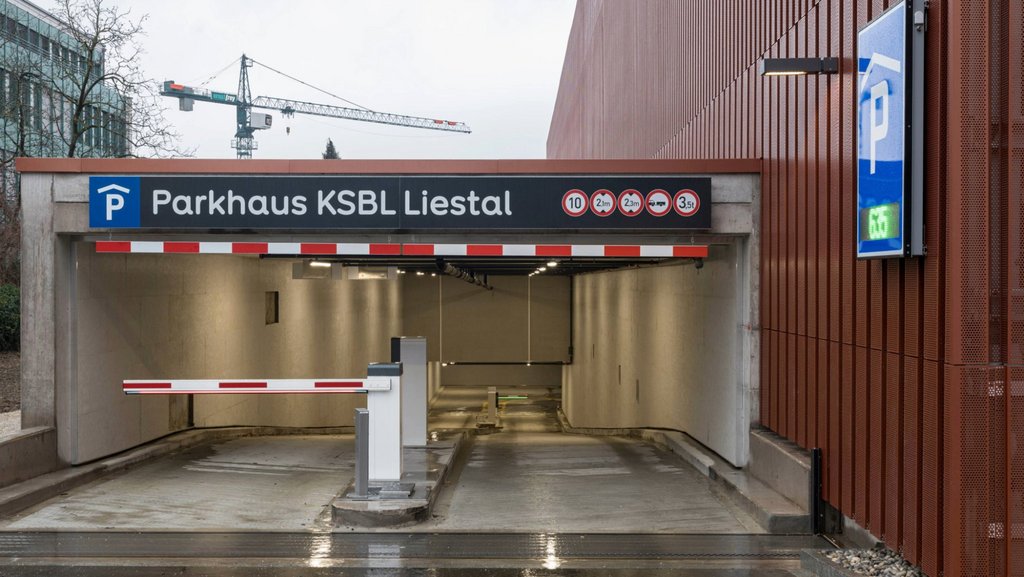 Neues Parkhaus am KSBL in Liestal geht in Betrieb