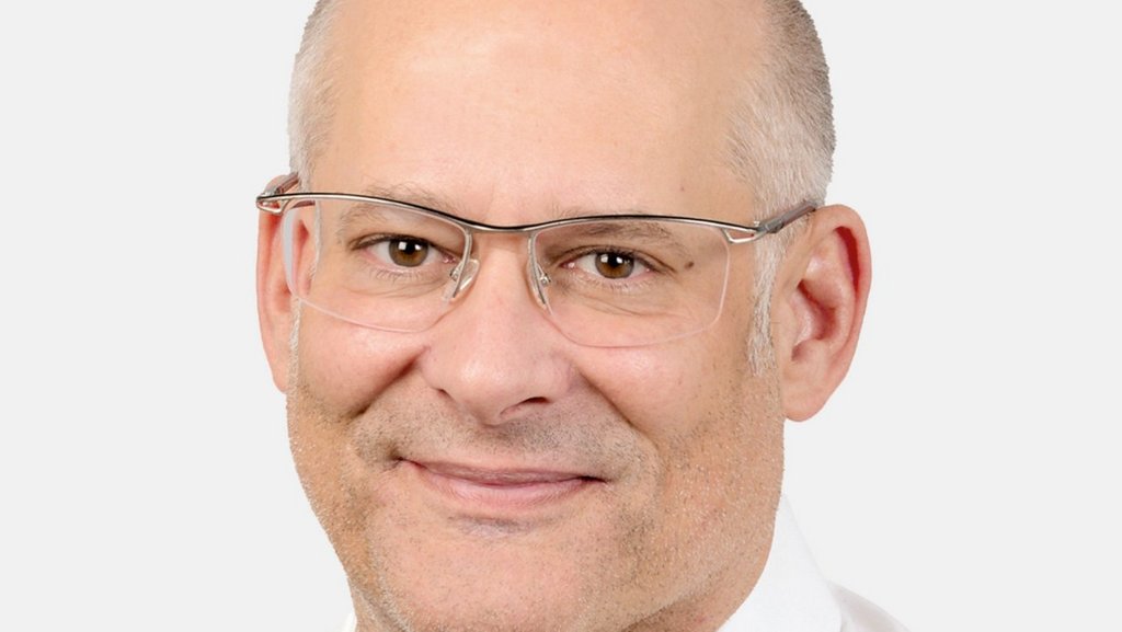 Prof. Dr. P.H. Dr. med. Martin Bauer wird Nachfolger von Dr. med. Christof Kull als CMO