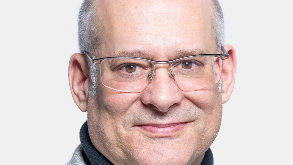 Prof. Dr. P.H. Dr. med. Martin Bauer wird Nachfolger von Dr. med. Christof Kull als CMO